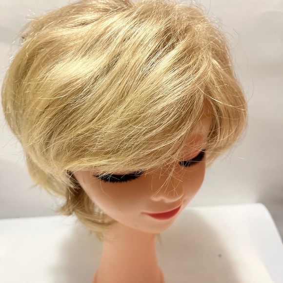Blonde Women's Wig - Picture 2 of 5